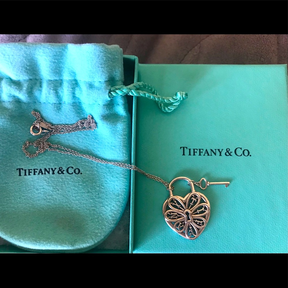Tiffany & Co. retired TIFFANY Filigree Necklace